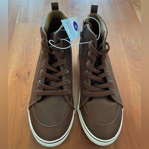 Cat & Jack Boys Boots Size 6